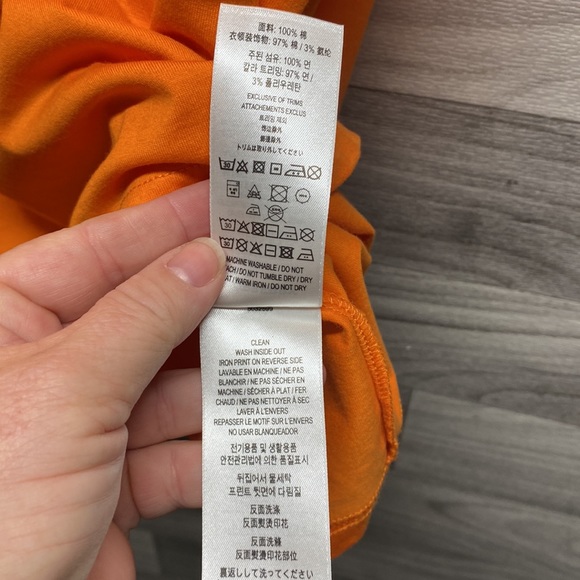 BURBERRY MONOGRAM MOTIF COTTON T-SHIRT – UNISEX IN ORANGE - Picture 7 of 8